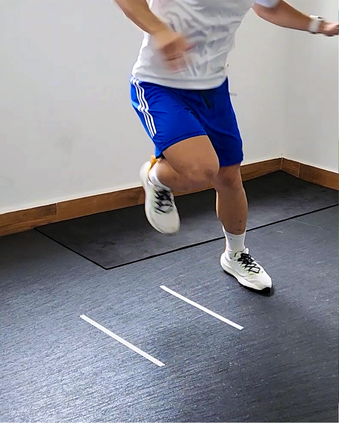Atleta em fisioterapia esportiva - Clínica Santiago